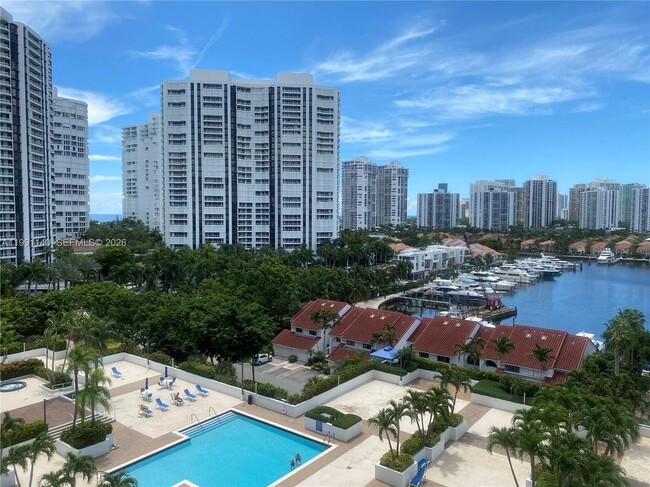3640 Yacht Club Dr in Aventura, FL - Building Photo - Building Photo