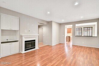 115 Via Aldea in Thousand Oaks, CA - Foto de edificio - Building Photo