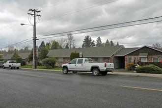 Ash Court in Tigard, OR - Building Photo - Building Photo