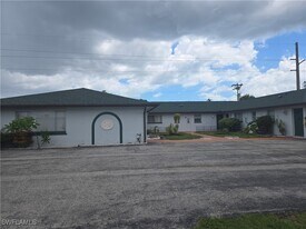 152 SW 47th Terrace in Cape Coral, FL - Building Photo