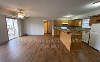 858 S Campbell Ave in Springfield, MO - Building Photo - Building Photo