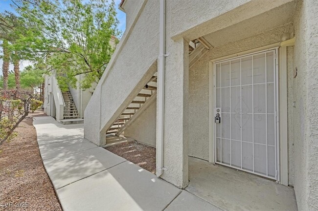 4400 W Lake Mead Blvd in Las Vegas, NV - Building Photo - Building Photo