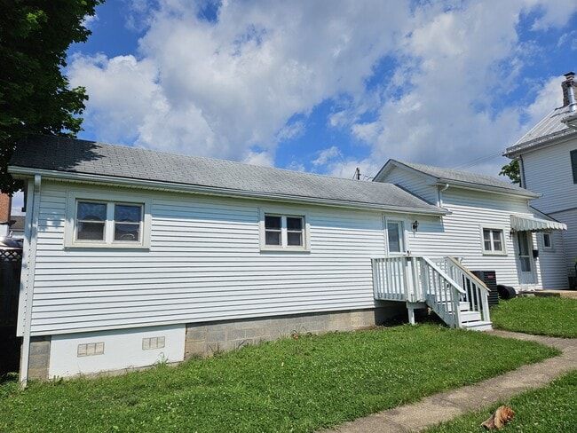 208 E Main St in Thurmont, MD - Building Photo - Building Photo