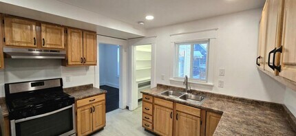 409 Plymouth Ave in Schenectady, NY - Building Photo - Building Photo