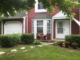 753 Brittany Ln in Island Lake, IL - Building Photo