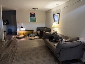 2425 Holly Hall St in Houston, TX - Building Photo - Building Photo