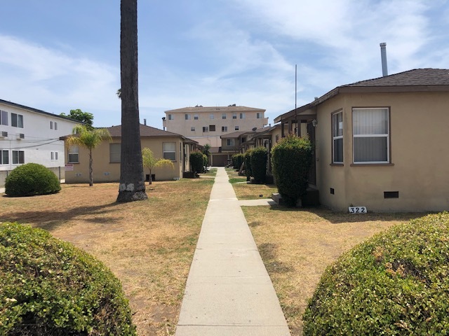 320 W Regent St in Inglewood, CA - Building Photo