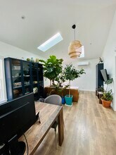 6122 Glen Tower St in Los Angeles, CA - Foto de edificio - Building Photo
