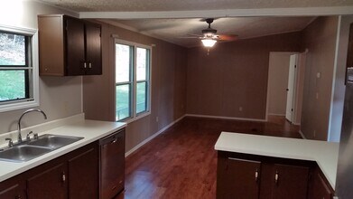 8830 Highland View Rd in Knoxville, TN - Building Photo - Building Photo