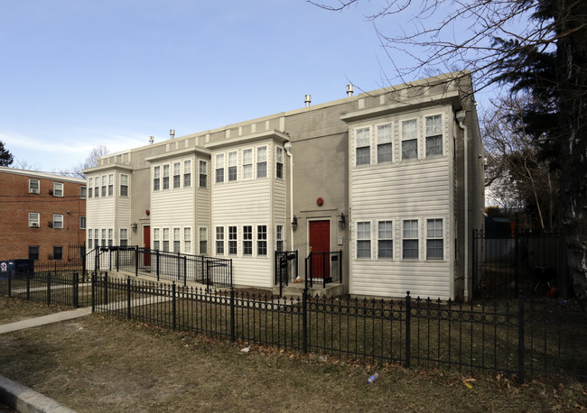 5822-5826 Foote St NE in Washington, DC - Building Photo - Building Photo