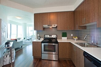 188 CityView Apartments in Brampton, ON - Building Photo - Building Photo