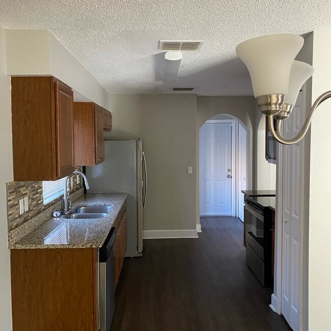 774 Burlwood St in Brandon, FL - Building Photo - Building Photo