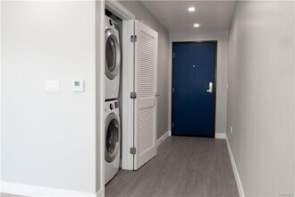 11671 Erwin St in Los Angeles, CA - Building Photo - Building Photo