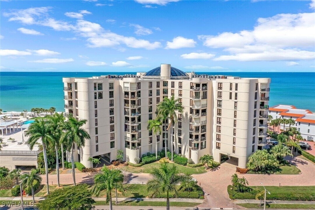 3215 Gulf Shore Blvd N in Naples, FL - Building Photo