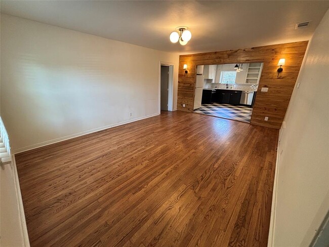 7511 Old Bee Caves Rd in Austin, TX - Building Photo - Building Photo