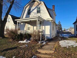 3905 18th Ave in Rock Island, IL - Building Photo
