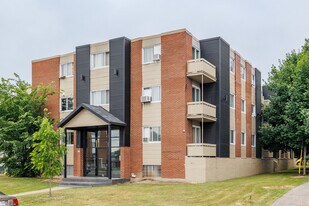 4075 Samson Boul in Laval, QC - Building Photo