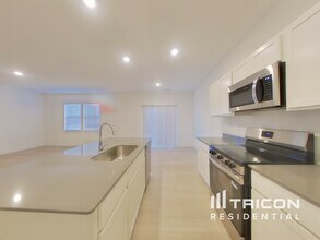 11838 Moorfield Ln in Indianapolis, IN - Foto de edificio - Building Photo