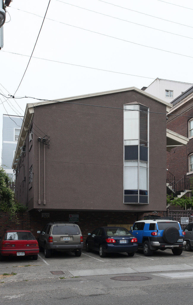 1718 Summit Ave in Seattle, WA - Foto de edificio - Building Photo