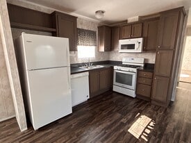 7 Deer Run Pky in Elkton, MD - Building Photo