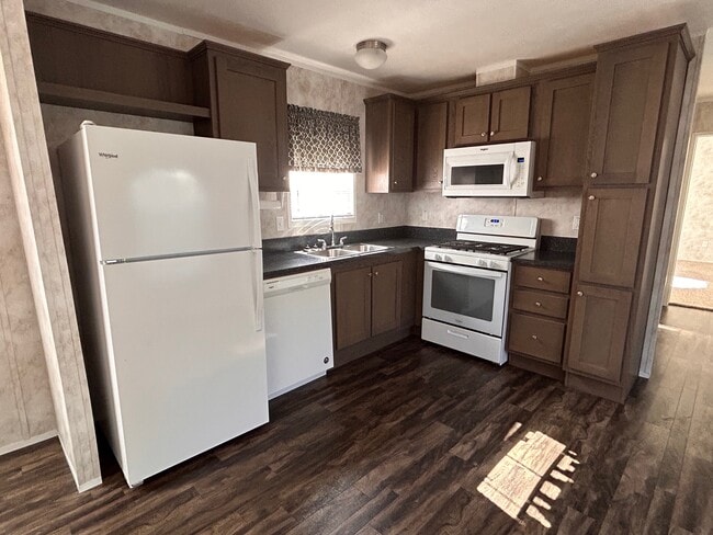 property at 7 Deer Run Pky