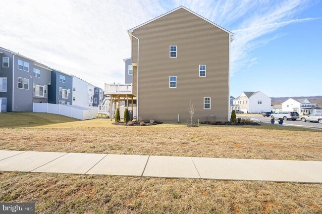 property at 201 Hillsdale Pl