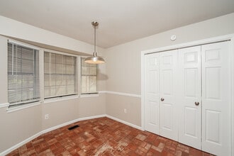 8405 Lanewood Cir in Leeds, AL - Building Photo - Building Photo