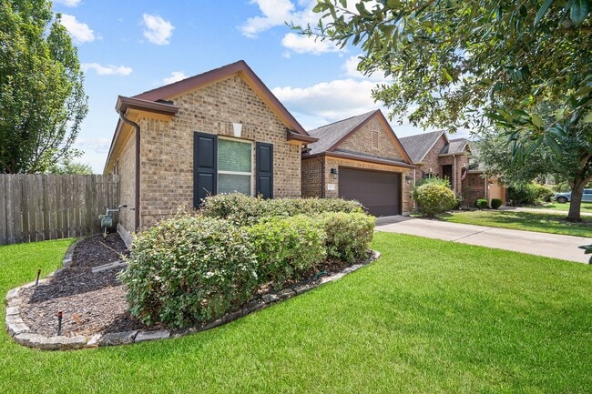 207 Lockridge Hill Ln in Rosenberg, TX - Building Photo - Building Photo