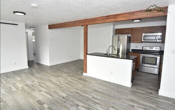 3138-3140 Zinnia St in Eugene, OR - Building Photo - Building Photo