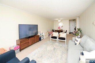 235 Prospect Ave in Hackensack, NJ - Building Photo - Building Photo