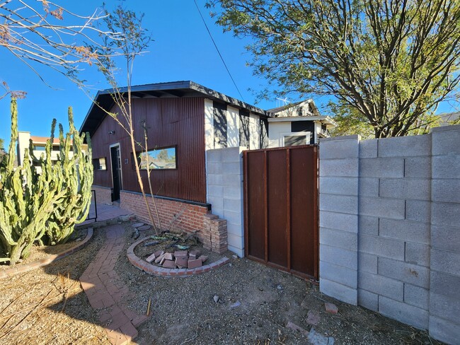 201 E Alice Ave in Phoenix, AZ - Building Photo - Building Photo