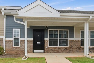 Carmichael Commons in Madison, GA - Building Photo