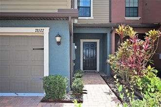 28522 Tranquil Lake Cir in Zephyrhills, FL - Building Photo - Building Photo