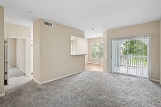 Chelsea Apartments in Beaumont, TX - Foto de edificio - Building Photo