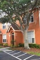 9078 Lake Chase Island Way in Tampa, FL - Building Photo