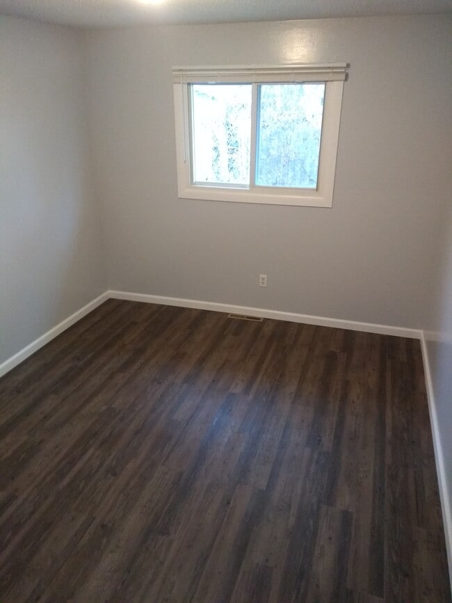 4413 E Patrick Rd in Midland, MI - Building Photo - Building Photo