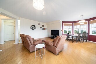 30 Freedom Way in Jersey City, NJ - Building Photo - Building Photo