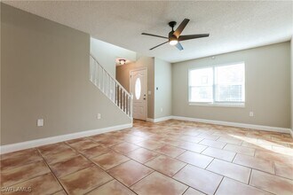 2124 Briant St in North Port, FL - Foto de edificio - Building Photo