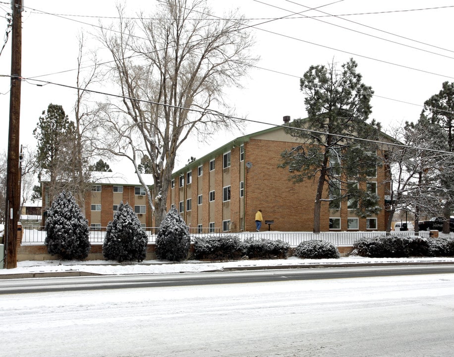 Mountain Pointe in Colorado Springs, CO - Building Photo