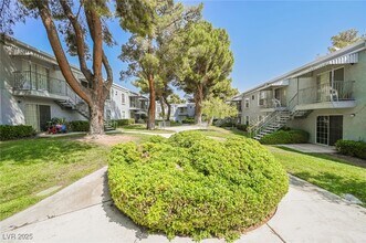 3823 S Maryland Pkwy in Las Vegas, NV - Foto de edificio - Building Photo