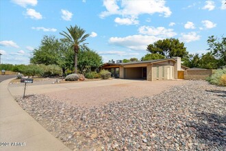 5838 E Cochise Rd in Paradise Valley, AZ - Building Photo - Building Photo