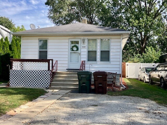 608 N State St in Lockport, IL - Building Photo
