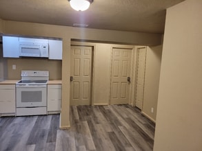 6951 Otter Creek Dr in West Jordan, UT - Building Photo - Building Photo