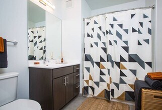 750 N Wells St, Unit 2209 in Chicago, IL - Building Photo - Building Photo