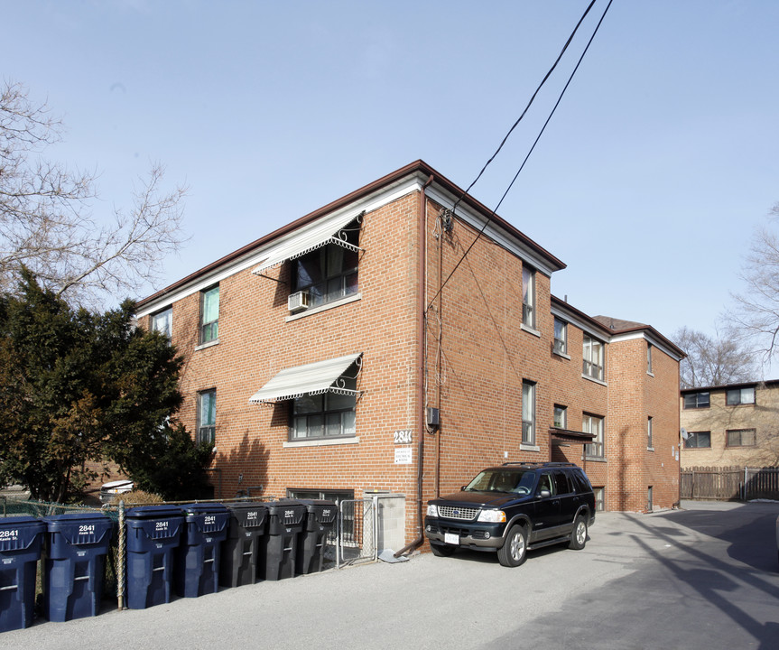 2841 Keele St in Toronto, ON - Building Photo