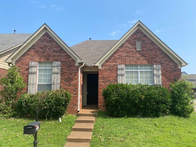 9112 Cinderhill Cove W