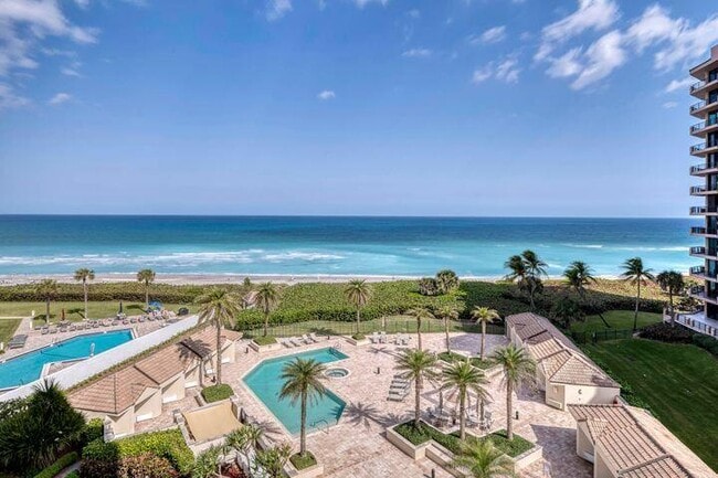 570 Ocean Dr in Juno Beach, FL - Building Photo - Building Photo