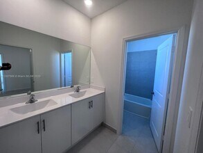 11962 SW 241st St in Princeton, FL - Building Photo - Building Photo