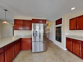 7927 Newhall Way in Indianapolis, IN - Foto de edificio - Building Photo