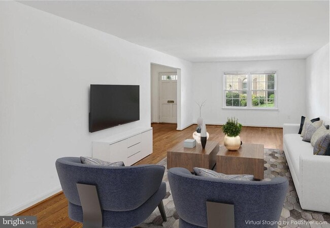 1549 Bruton Ct in McLean, VA - Building Photo - Building Photo